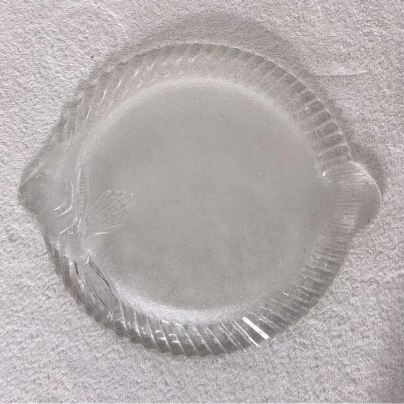 Vintage Clear & Frosted Glass Fish Plate Platter - Picture 4 of 11